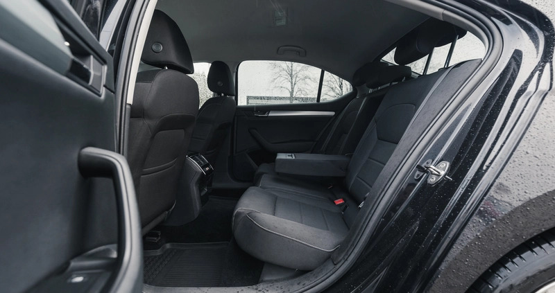 Skoda Superb cena 74998 przebieg: 158226, rok produkcji 2017 z Kolbuszowa małe 742
